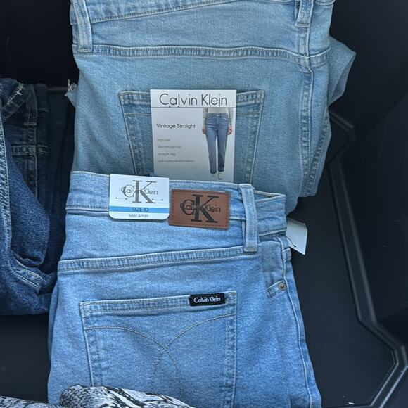 Calvin Klein Ladies Straight Hi Rise Light Wash Jeans, Size 10, New with Tag - Picture 7 of 7